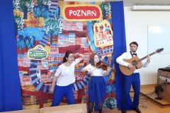 received_2382961205272926