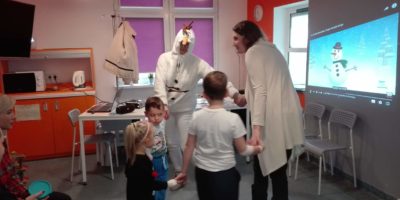 Zabawy z bałwankiem Olafem – zajęcia z języka angielskiego