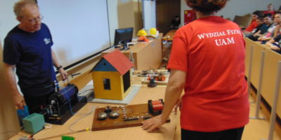 WYJĄTKOWY, BO NAUKOWY DZIEŃ DZIECKA Z FIZYKĄ UAM