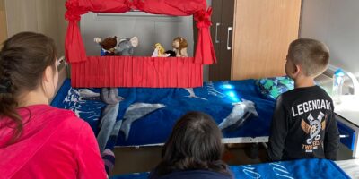 „Bądź sobą” – teatrzyk Kroplóweczka